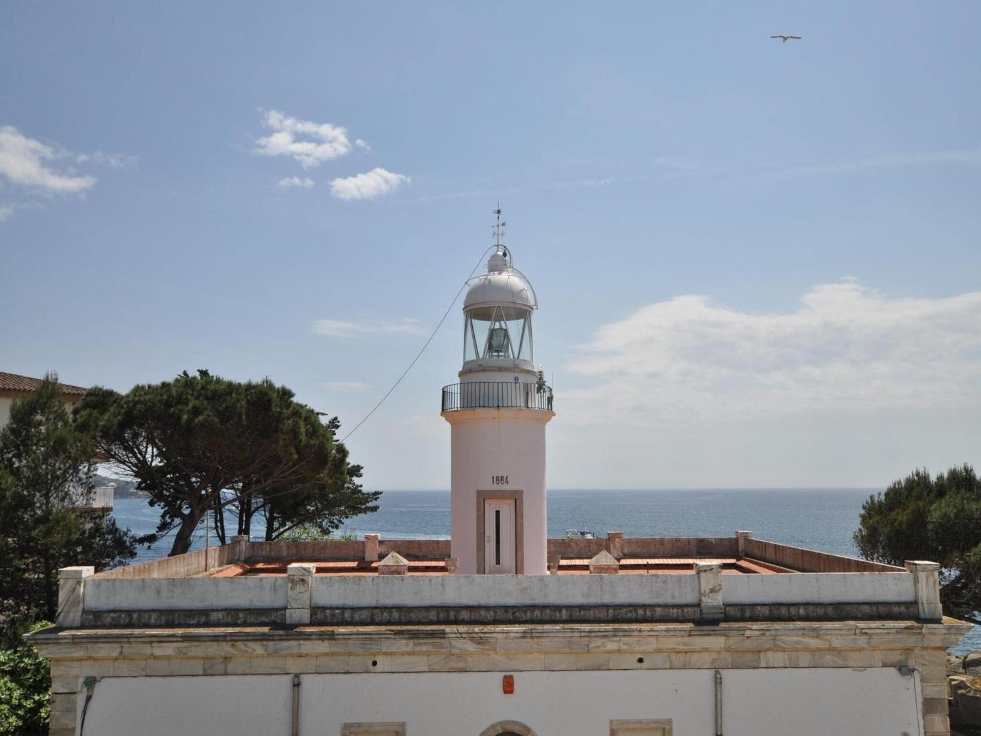 Sea-view In Near Roses