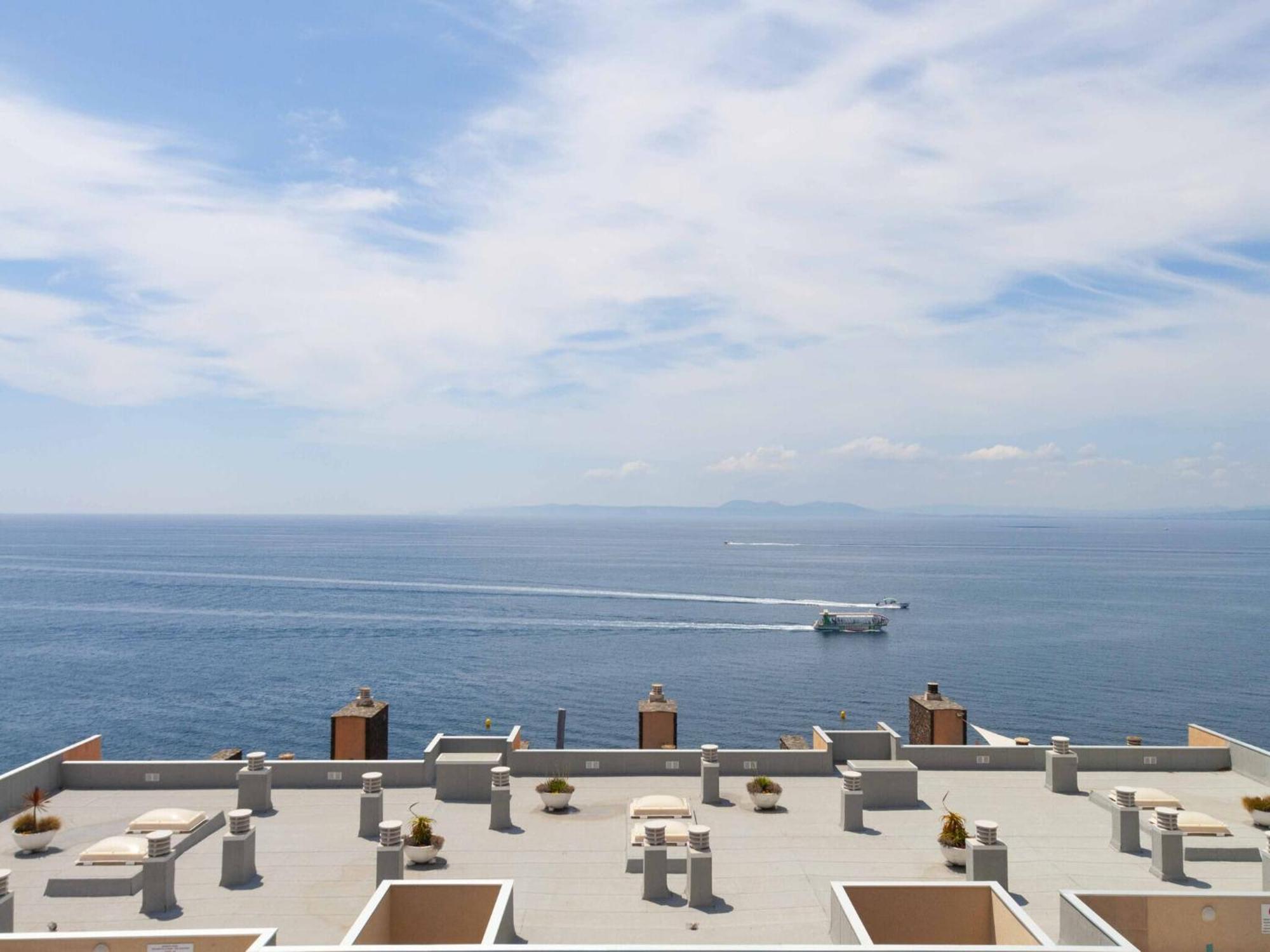 Sea-view In Near Apartment *